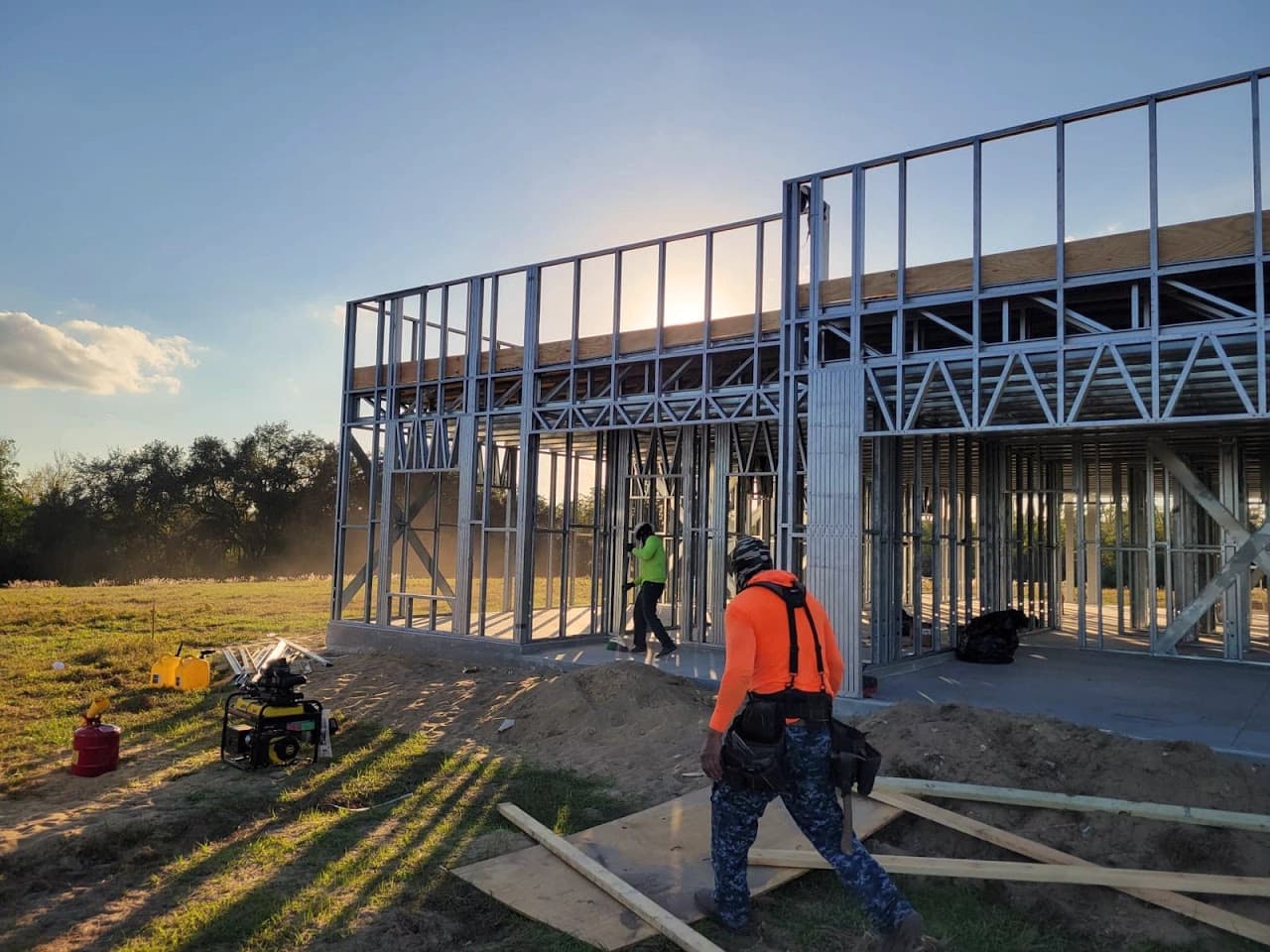 CFS vs Traditional Construction: Understanding Modern Steel Framing Solutions in Florida